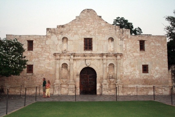 Visit the Alamo in San Antonio, Texas | Traveling with MJTraveling with MJ